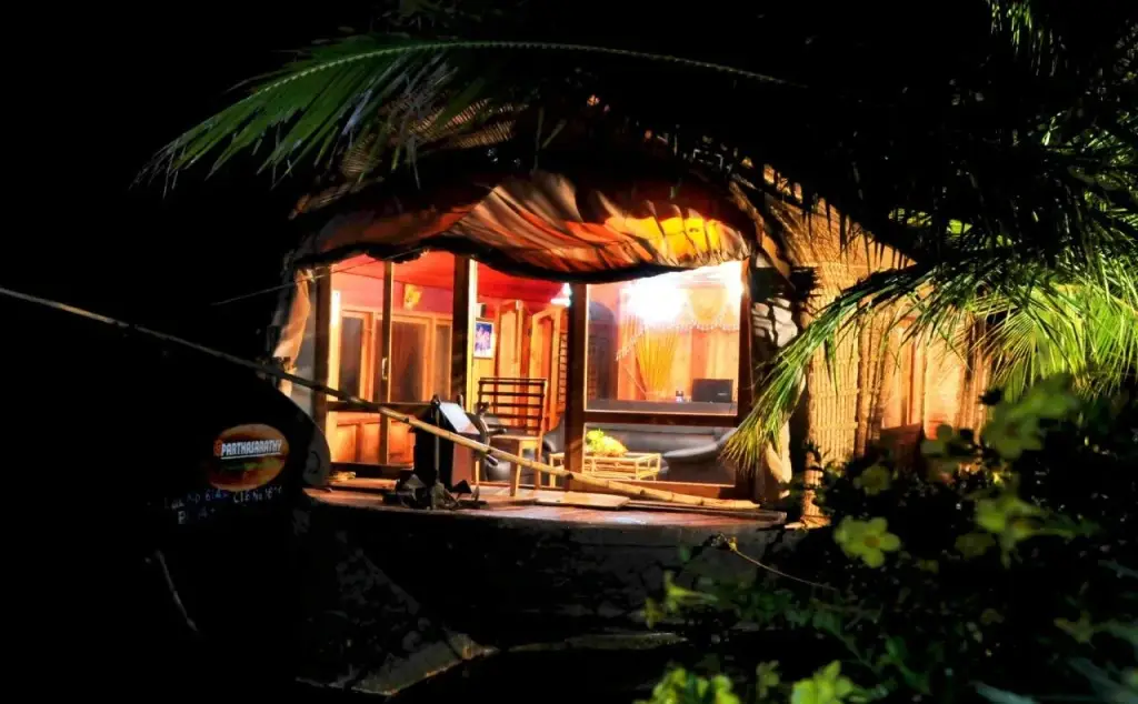 Аллеппи: Abad Premium House Boat