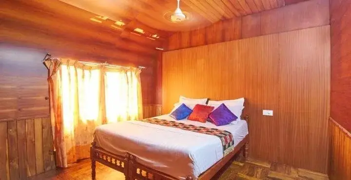 Аллеппи: Abad Premium House Boat