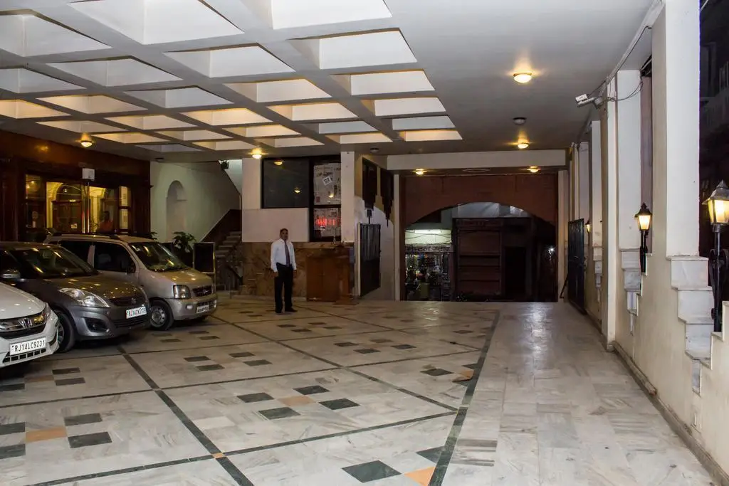 Джайпур: Hotel Maharani Plaza