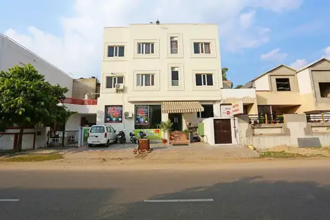 Collection O 28716 Panchasheel Enclave — фото 1