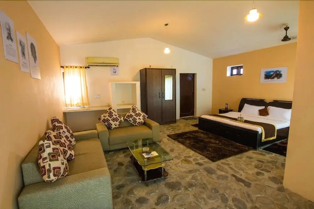 Наинитал: V Resorts Kotabagh