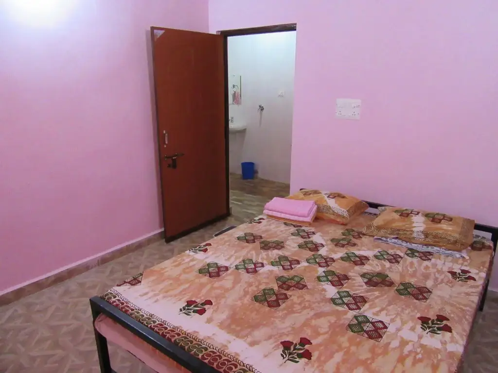 Верем: Mandrem Beach Guest House Goa