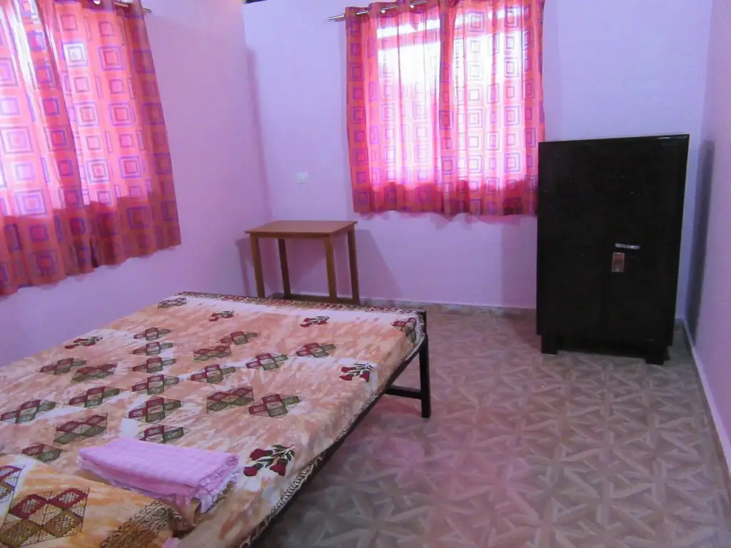 Верем: Mandrem Beach Guest House Goa