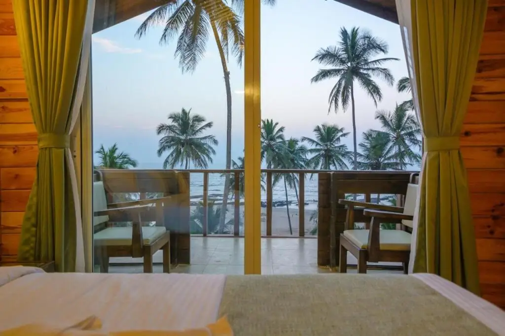 Вагатор: Antares Beach Resort