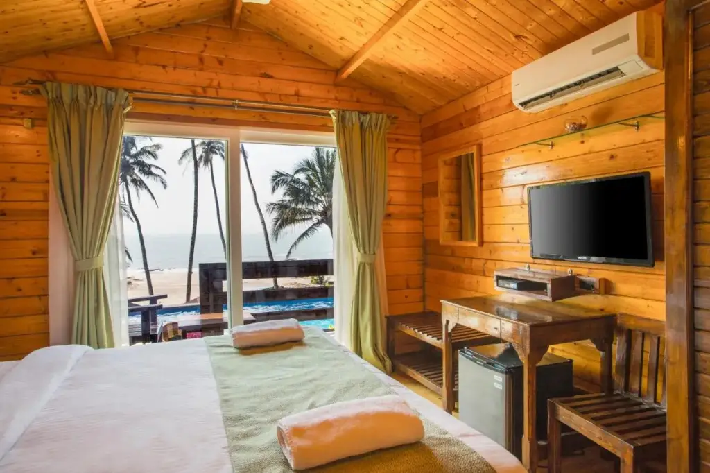 Вагатор: Antares Beach Resort