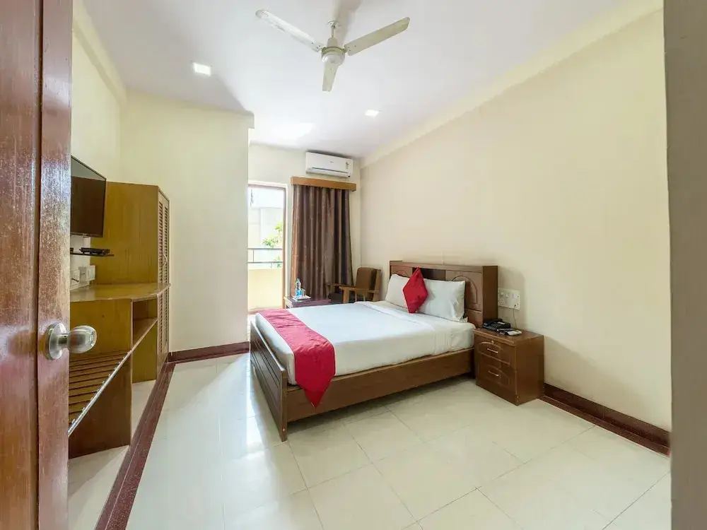 Бангалор: OYO 3722 Hotel StayEasy Majestic