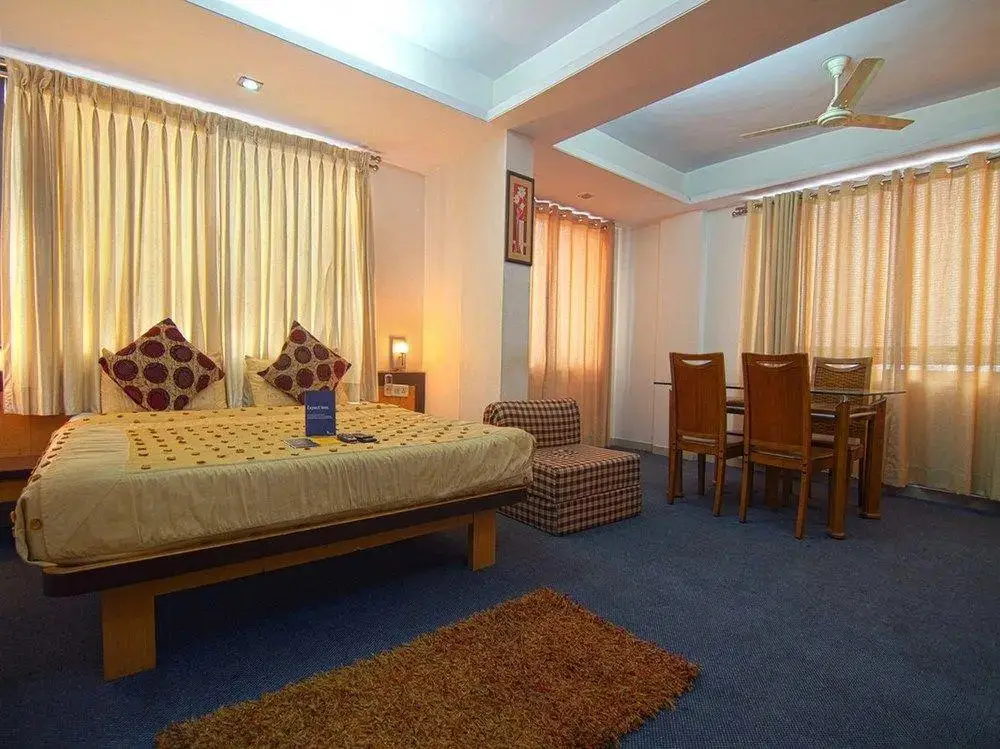 Вакад: FabHotel Satish Executive Hinjewadi