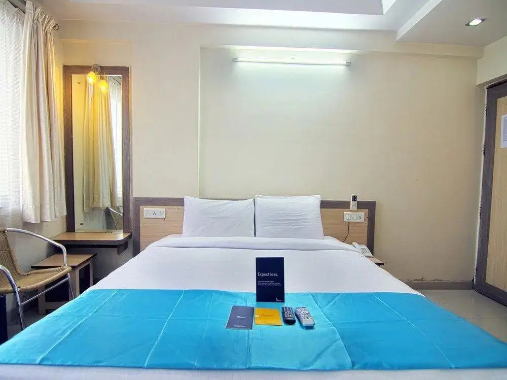 Вакад: FabHotel Satish Executive Hinjewadi