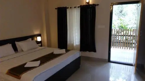 Кумили: Charles Premier Inn