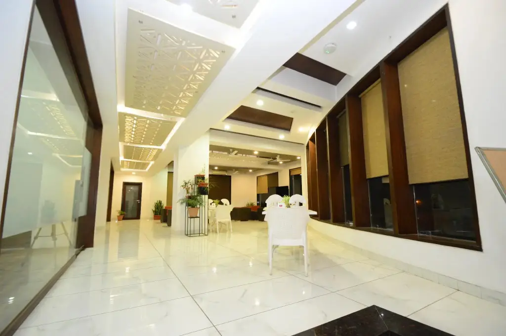Натхдвара: Crimson Park Shripriya Hotel