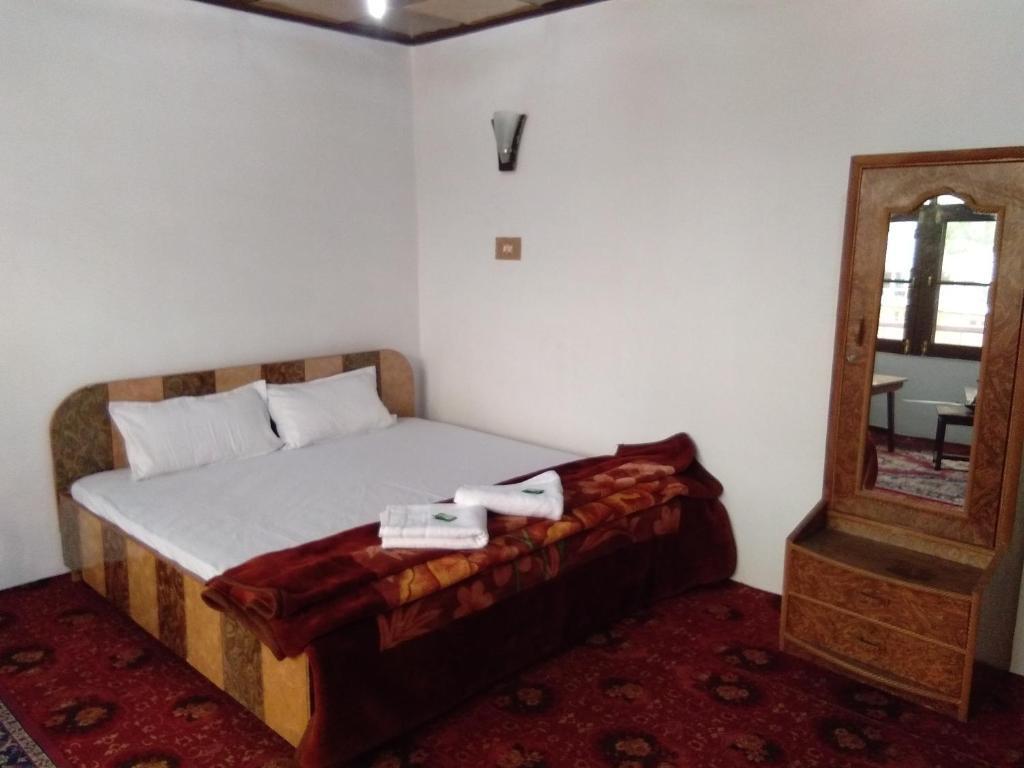 Шринагар: Howrah Guest House