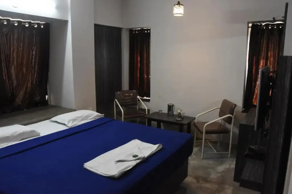Колхапур: Vrindavan Deluxe
