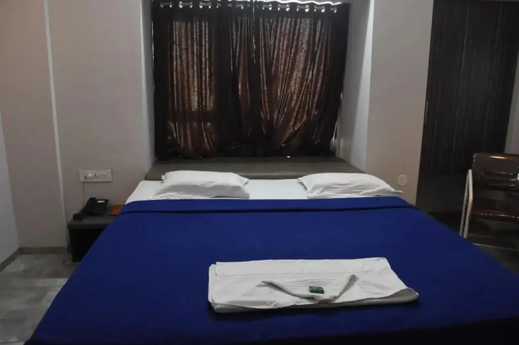 Колхапур: Vrindavan Deluxe