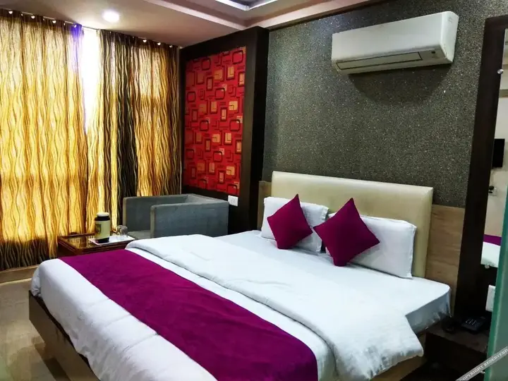 Удджайн: OYO 2403 Hotel Aamantran Avenue