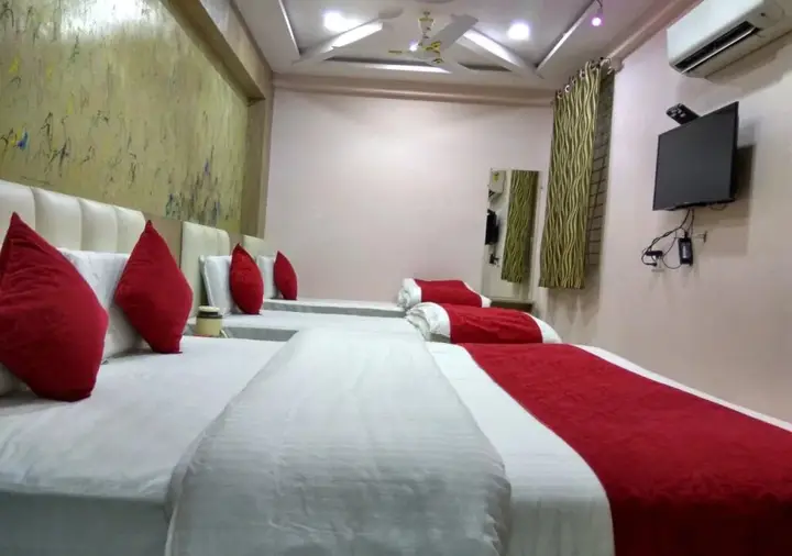 Удджайн: OYO 2403 Hotel Aamantran Avenue