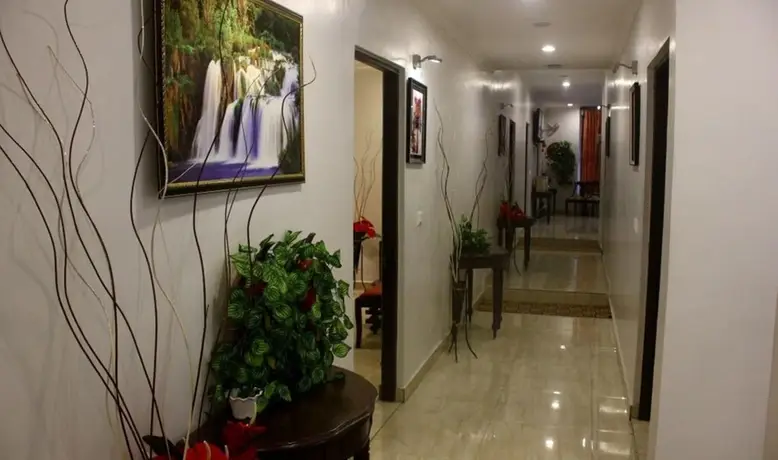 Нью-Дели: Milestone Hotel & Resort