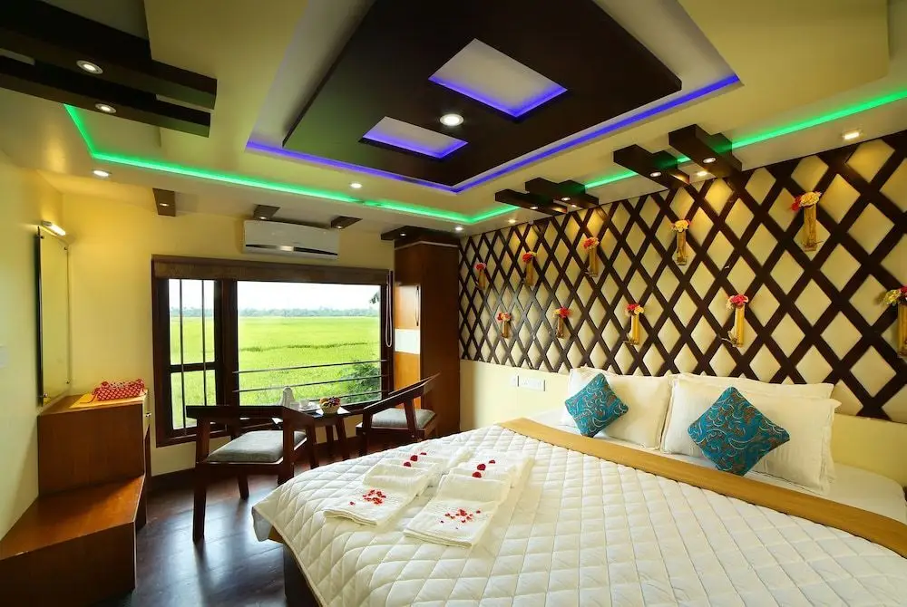 Аллеппи: Best Kerala Houseboat