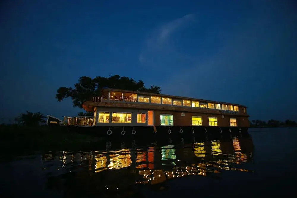 Аллеппи: Best Kerala Houseboat