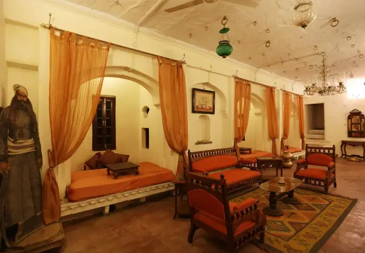 Кота: Bhainsrorgarh Fort Hotel