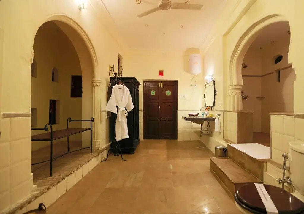 Кота: Bhainsrorgarh Fort Hotel