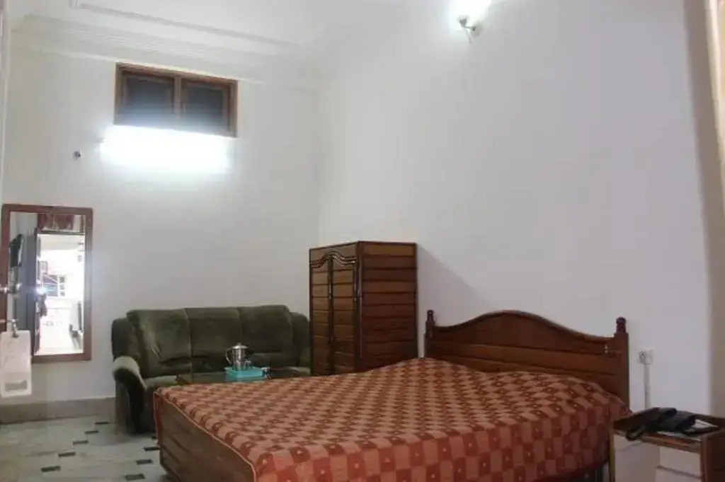 Дехрадун: Hotel Mayank