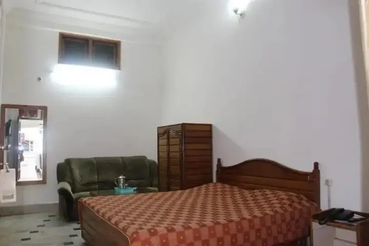 Дехрадун: Hotel Mayank