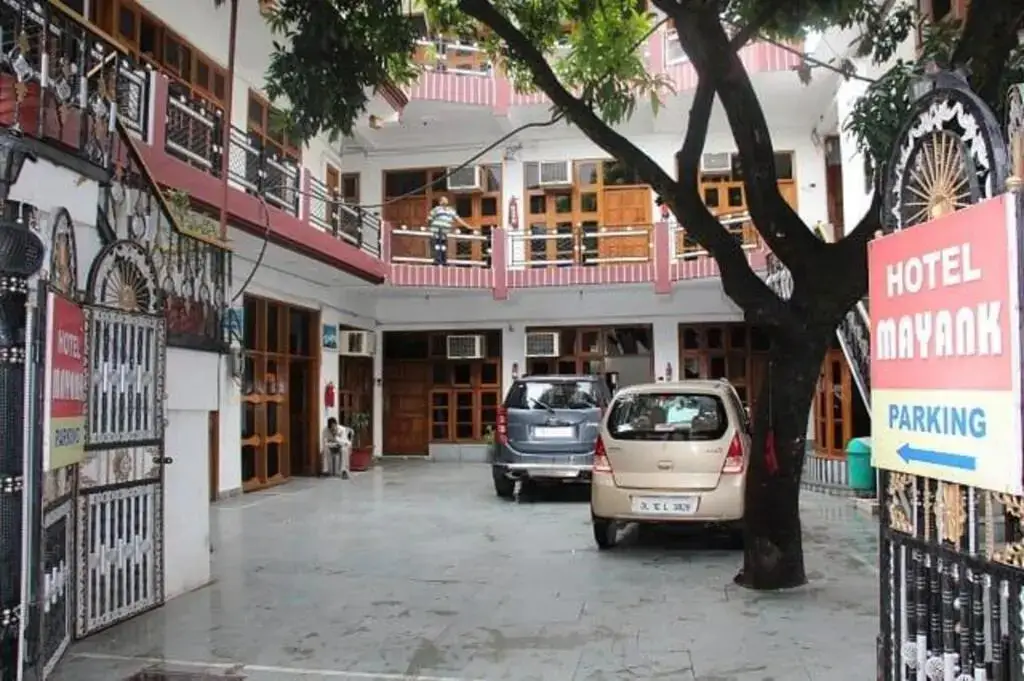 Дехрадун: Hotel Mayank