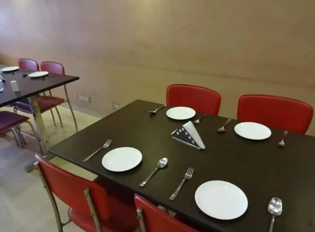 Колката: OYO 909 Hotel the Elegance