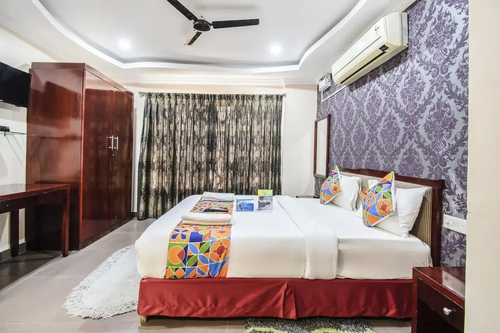 Бангалор: FabHotel Oriental Suites BTM Layout