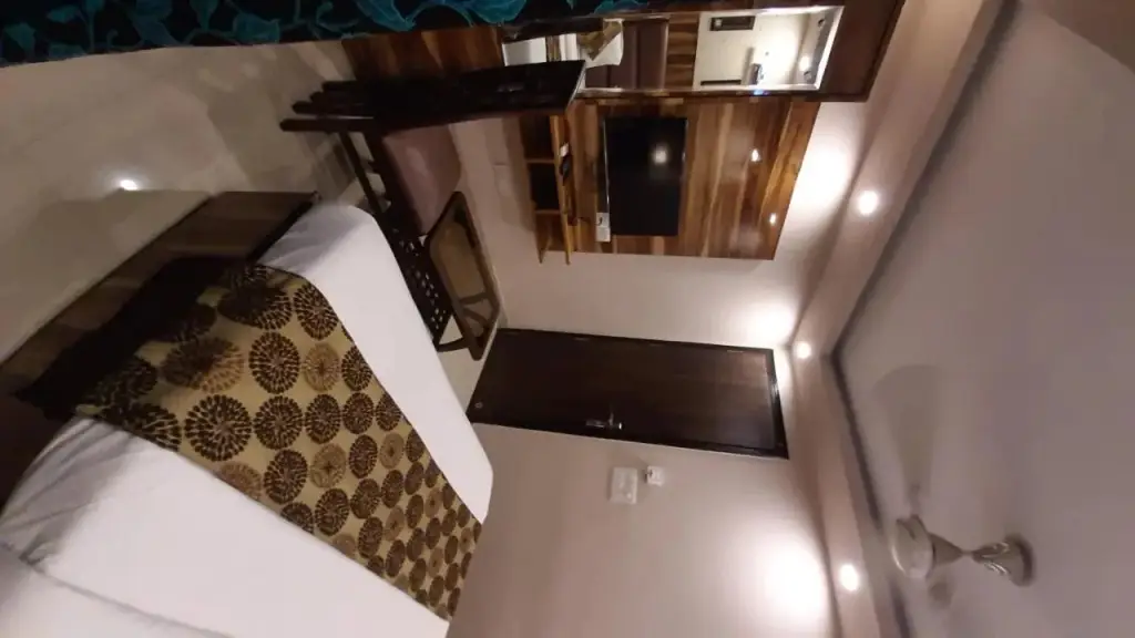 Нью-Дели: Krishna Inn