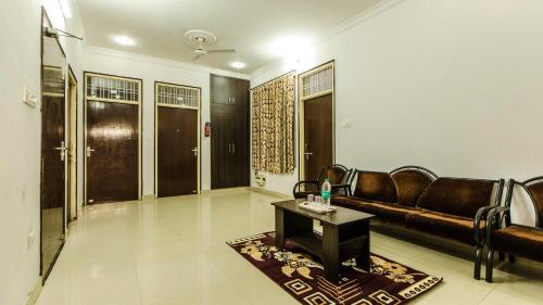 Лакхнау: B P Guest House