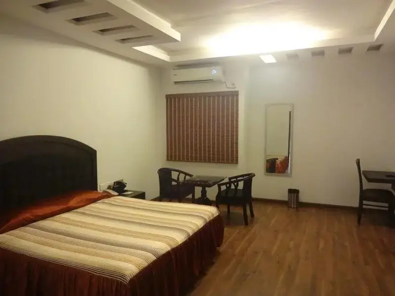 Cherthala: Hotel Mithila