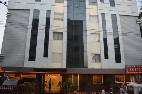Krrish Clarks Inn — фото 1