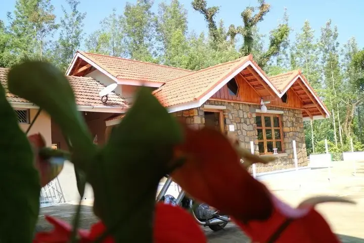 Кушалнагар: Hill Woods Cottage