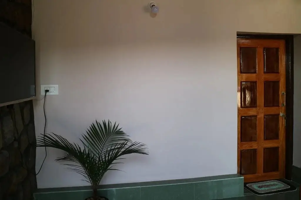 Кушалнагар: Hill Woods Cottage
