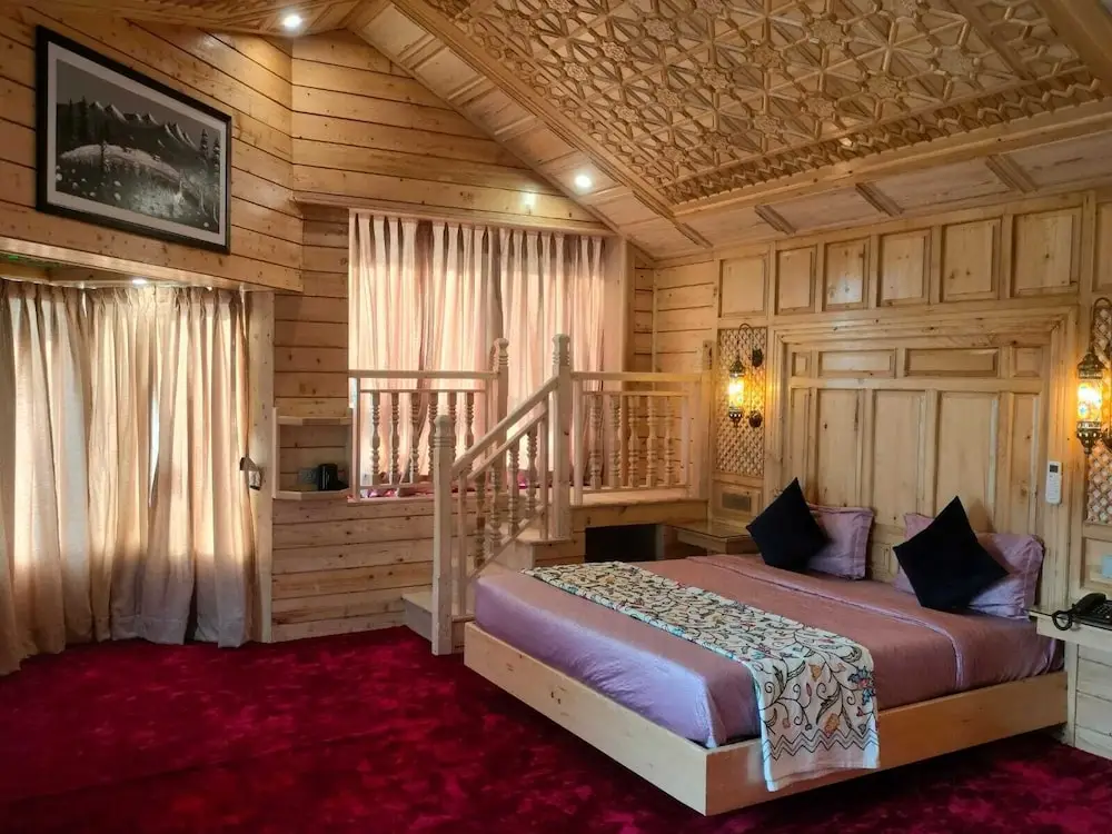 Шринагар: Kashmir Mahal Resorts by Stay Pattern
