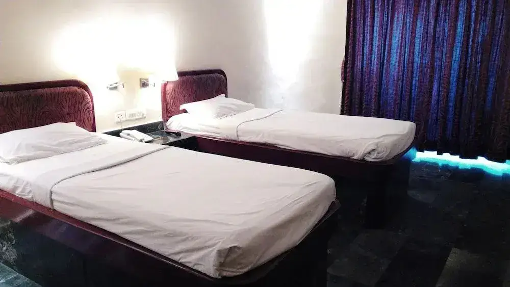Карнул: The Mourya Inn