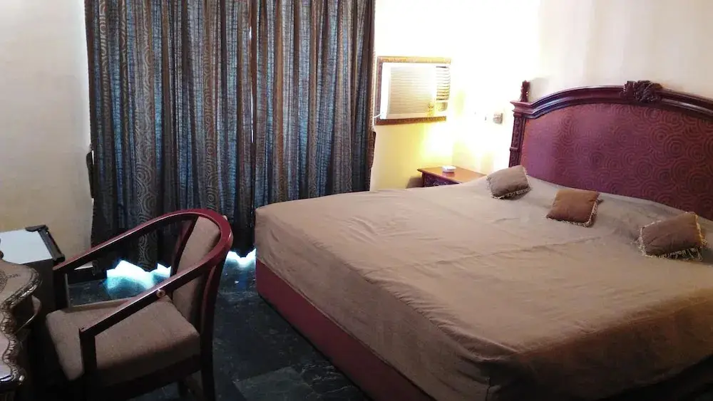 Карнул: The Mourya Inn