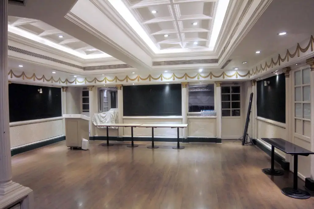 Карнул: The Mourya Inn