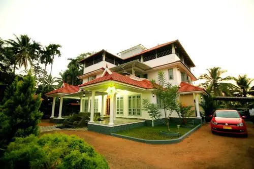 Мухамма: Backwater Villa