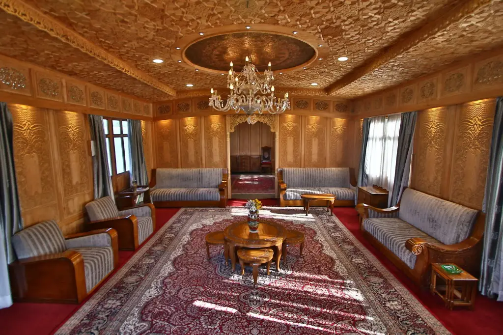 Шринагар: Mascot Houseboats