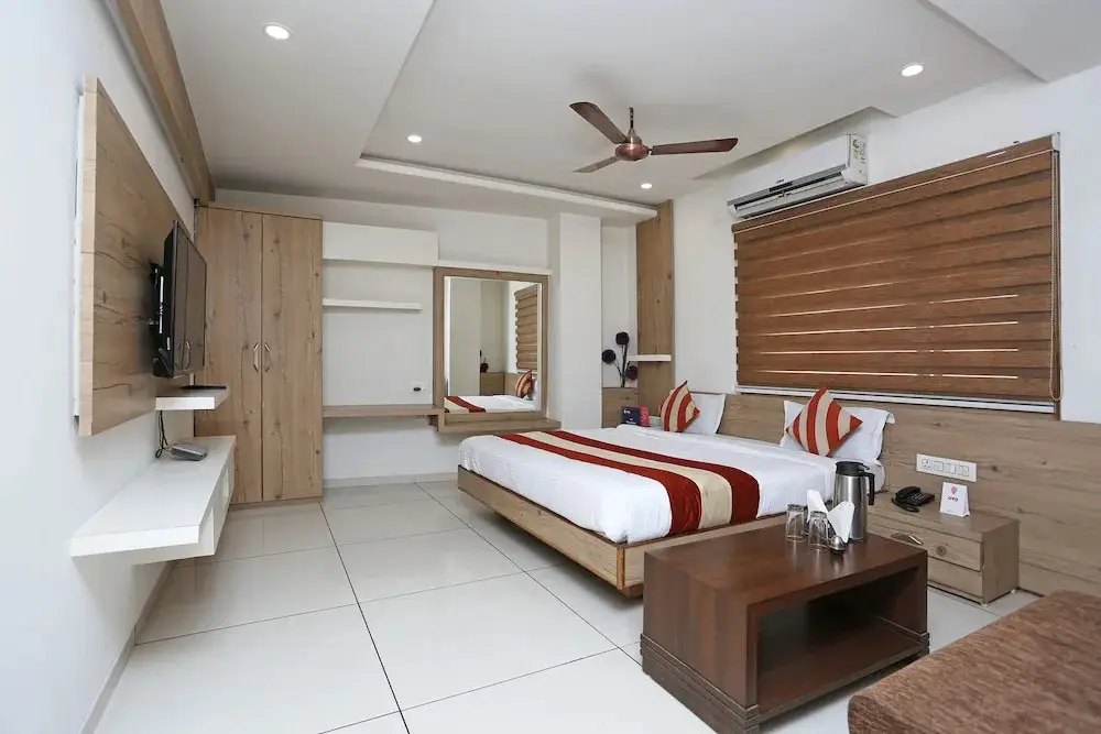 Бхопал: Fabhotel Ashirwad Regency