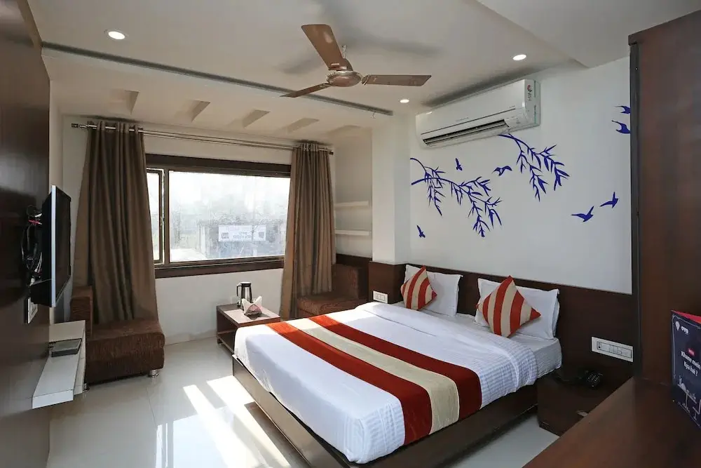 Бхопал: Fabhotel Ashirwad Regency