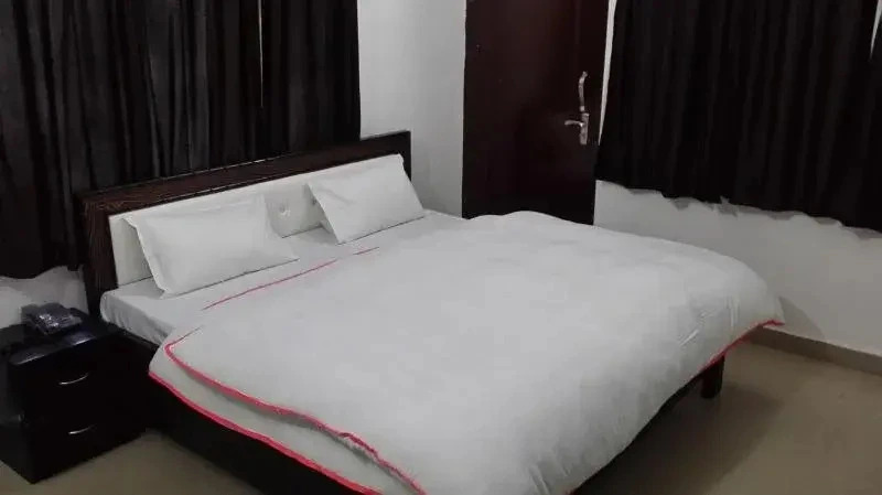 Наинитал: Hotel Jingle Bells