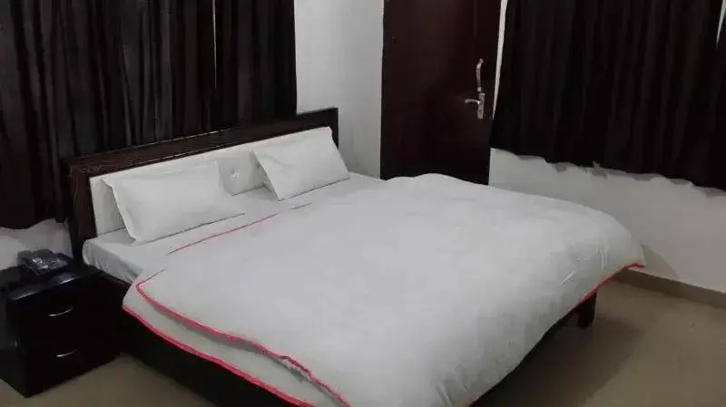 Наинитал: Hotel Jingle Bells