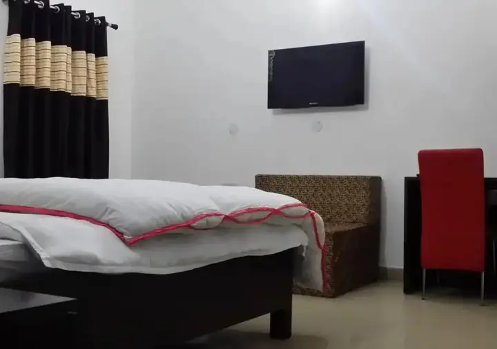 Наинитал: Hotel Jingle Bells