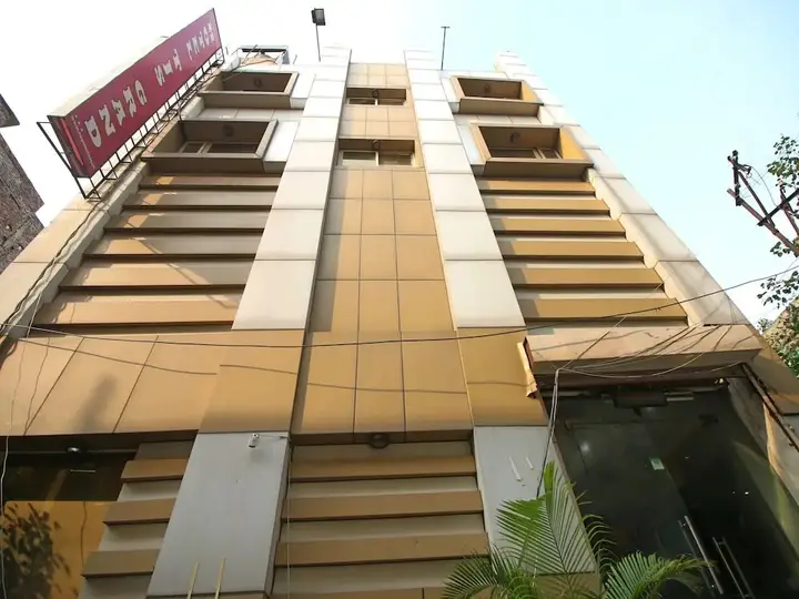 Нью-Дели: Tjs Grand Karolbagh