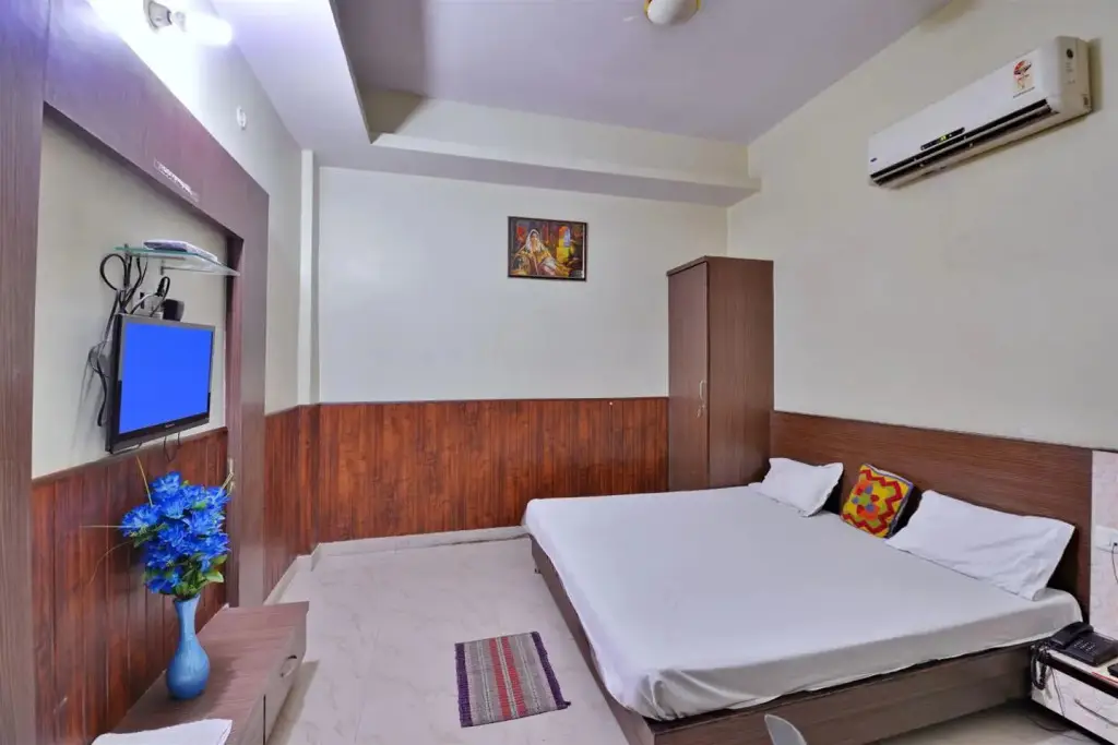 Фаридабад: Aarya Hotel