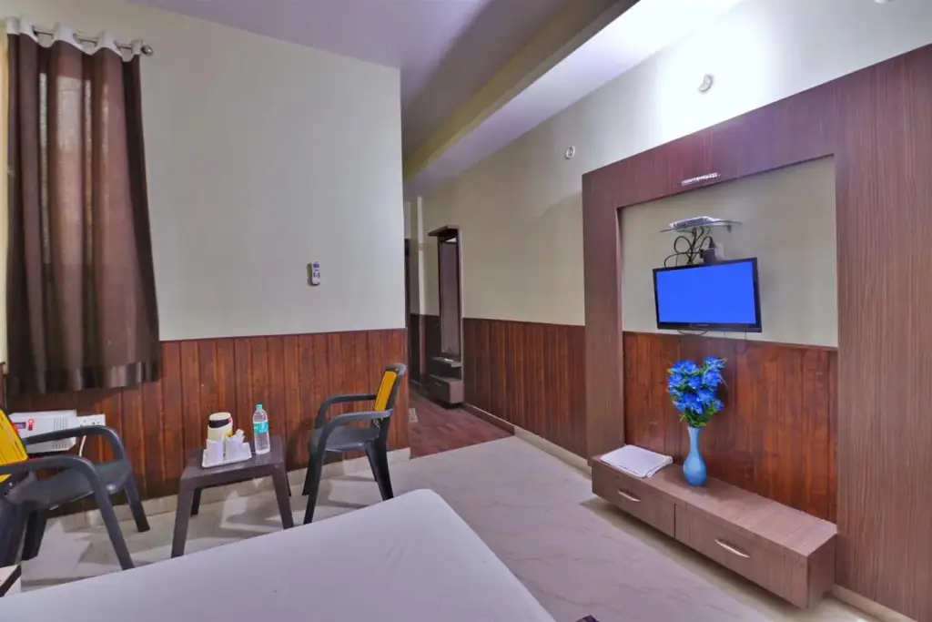 Фаридабад: Aarya Hotel