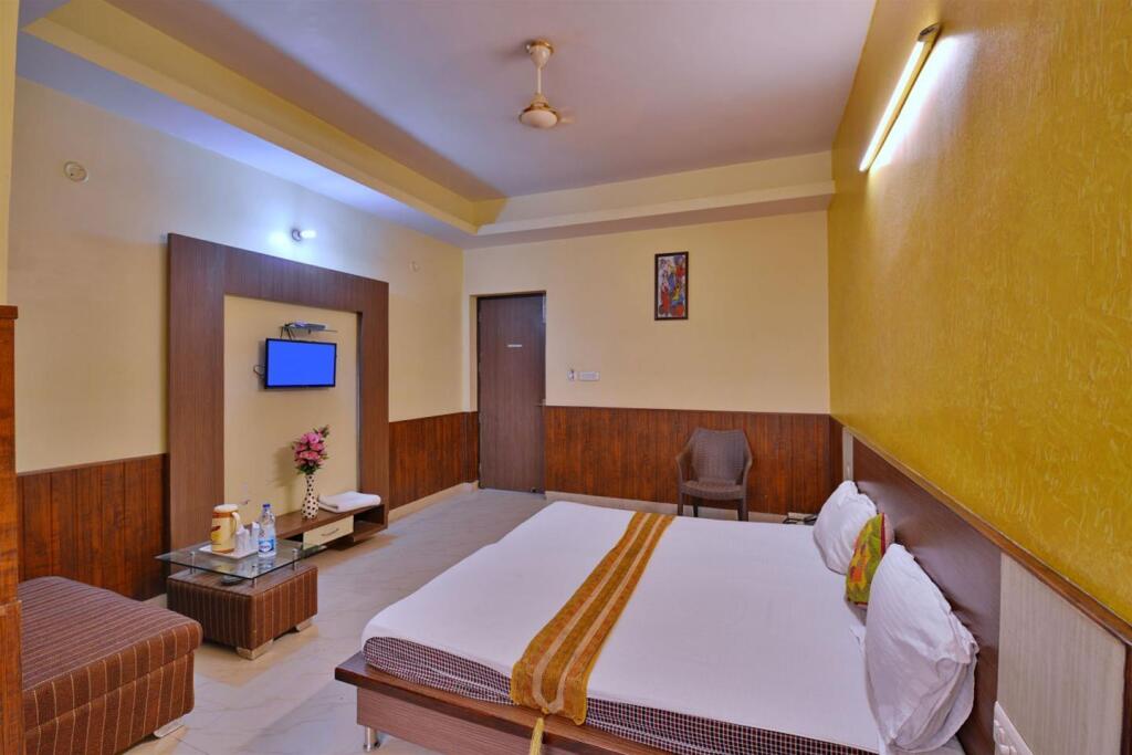 Фаридабад: Aarya Hotel